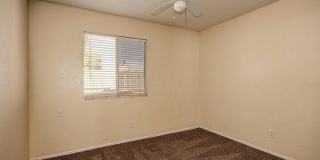 1208 E Wickieup Lane Gallery 13