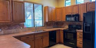 Unique 3Bdm 2Ba home is located in a great central location Gallery 24
