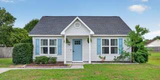 Single story 3 bedroom, 2 bathroom home with fenced backyard! Gallery 1