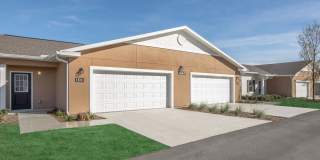 Summer Pointe Village Gallery 1