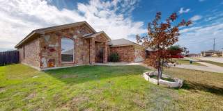 2 WEEKS FREE RENT + $1,895 ONE STORY 4 BEDROOM WITH 3 FULL BATHS Gallery 1