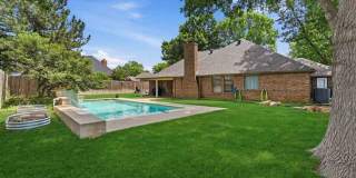 Beautiful 4 Bedroom Home with Pool – Available Now! Gallery 26