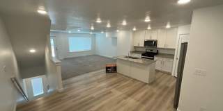 3104 1625 East Gallery 10