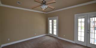 Charming New Orleans Style Townhouse in Gated Community on LSU bus route Gallery 9