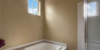 Bellevue Townhouse!!! Gallery 15