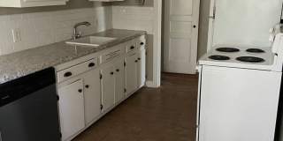 2 bedroom 1 bath in Midtown near Peabody and Cooper Gallery 3