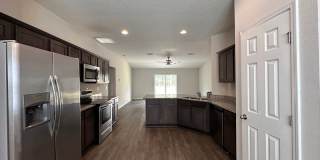 Four Bedroom Home on Belfort Rd. Gallery 4