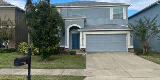 Spacious Waterfront 4BD/2.5BA Single Family Home in Orlando FL! Gallery 1