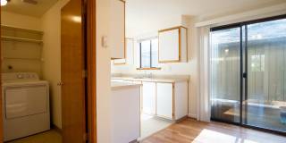 Updated Townhouse with Garage, Patio, DW, WD + FIREPLACE!! Gallery 5