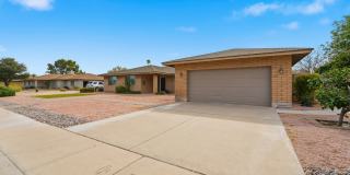 Welcome to this beautiful 4-bedroom, 3-bathroom home in Tempe Arizona! Gallery 1