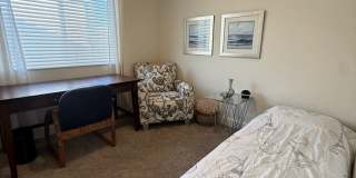 Beautifully appointed nearly new home Gallery 16