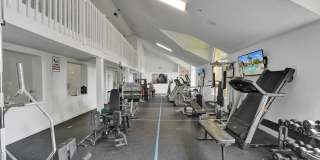 Fully Renovated Corner 2/1 Unit Gallery 40