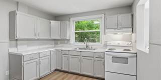 4 Bedroom/1 Bathroom Home with Fenced Yard Available in SE Roanoke! Gallery 15