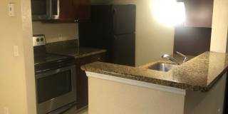 Large one bedroom condominium Gallery 7
