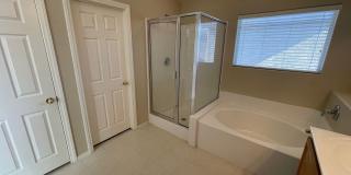 3 Bedroom 2 1/2 Bathroom w/Den & Loft Gallery 1