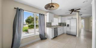Beautiful 3 bedroom 2 bathroom single family home in Fort Myers with fenced yard! Gallery 9