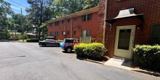 Newly RENOVATED Cozy 1-bedroom condo near Buckhead/Peachtree Hills Gallery 1