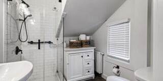 220 13th Avenue Gallery 17