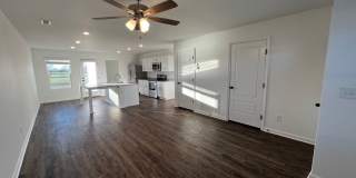 New Beginnings start with AMRR: 3 bed/ 2 bath/ 2 car garage in Oronogo, MO! New Beginnings start with AMRR: 3 bed/ 2 bath/ 2 car garage in Oronogo, MO! Gallery 4