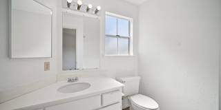 Spacious Townhome Located in the Highly Desirable Shadow Ridge Community of Oak Park Gallery 11