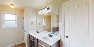 2 WEEKS FREE RENT + $1,895 ONE STORY 4 BEDROOM WITH 3 FULL BATHS Gallery 33