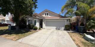 Very Nice 4 Bedroom Home Gallery 1