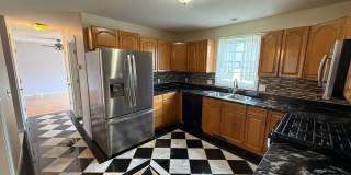 Three Bedroom, Single Family Home Located in Springfield's Pine Point Neighborhood! Gallery 3