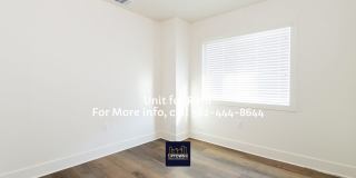 Townhome - 3 Bedrooms-2.0 Baths - Cudahy Gallery 15