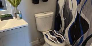 Renovated Two Bedroom Condo with Garage Space in Ladue School District Gallery 16