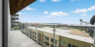 Boutique Condo with Stunning Views of Elliot Bay! Gallery 14