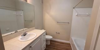 2/2 Oakleaf Townhome! Amenities! Garage Parking! Gallery 3