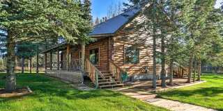 SEASONAL 4bd 2ba log home Gallery 1