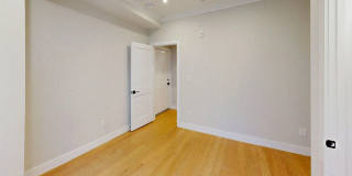 Charming 3 Bedroom-No Broker Fee Gallery 4