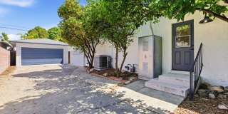 Beautiful modern 3 Bed + 3 Bath House + Pool + Garage Gallery 29