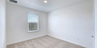 Modern Comfort in Avery Centre – Ready for You! Gallery 24