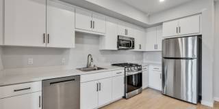 Downtown Ontario Luxury Apartments Gallery 58