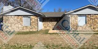 Charming 3 Bedroom Gallery 1