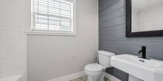 Beautifully Updated 2/2 Cottage - Available now! Gallery 20