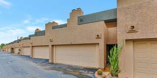 Spacious 3 bed 2.5 bath Townhome located in Scottsdale Greens Gallery 1