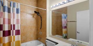 945 N Howe Gallery 5