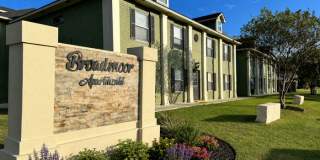 1512 Broadmoor Drive Gallery 1