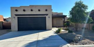 Beautiful Southwestern-Style Home in El Rancho Encantado Gallery 1