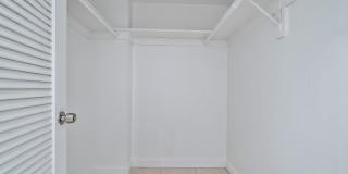 Grand Island Square - 3 Miles to Aventura Mall Gallery 67