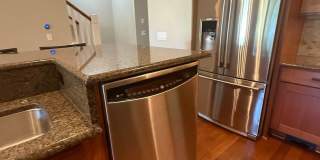 Stunning Contemporary townhome in Coveted Peterkort Woods, near St. Vincent's in Cedar Mill Stunning Contemporary townhome in Coveted Peterkort Woods, near St. Vincent's in Cedar Mill Gallery 10