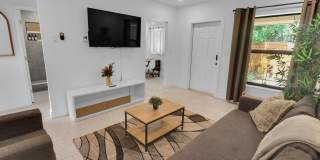 210 SW 11th Street Gallery 1