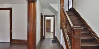Great CENTRAL Location 5 Bedroom House - Virtual Showings Available Gallery 7