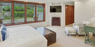 Portlock Oceanfront Estate: Luxury Beachfront Home w/ Pool & Sunset Views Portlock Oceanfront Estate: Luxury Beachfront Home w/ Pool & Sunset Views Gallery 14