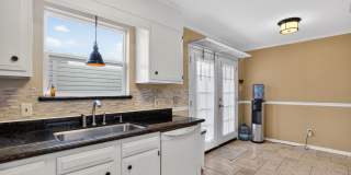 Charming 2BR Townhome in Beaumont Gallery 5