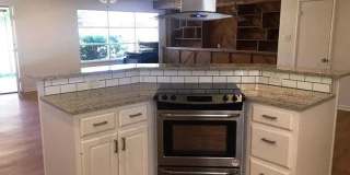 4 bedroom 3 bathroom house in prime location! Gallery 1