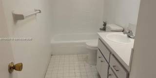 445 NE 195th St Gallery 10